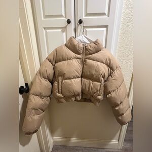 Crooped puffy jacket
